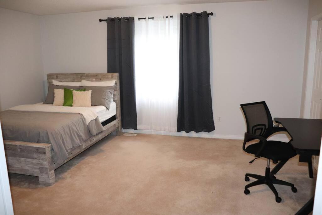 Entire 4 Bed Room Detached Residential Home Ajax Luaran gambar