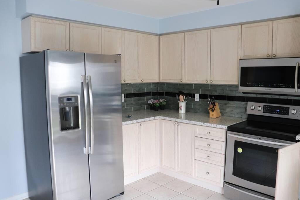 Entire 4 Bed Room Detached Residential Home Ajax Luaran gambar