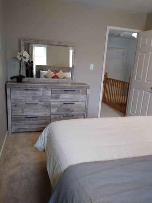 Entire 4 Bed Room Detached Residential Home Ajax Luaran gambar