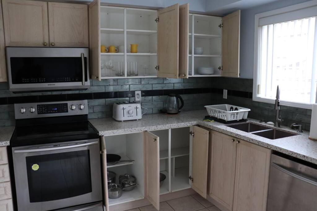 Entire 4 Bed Room Detached Residential Home Ajax Luaran gambar