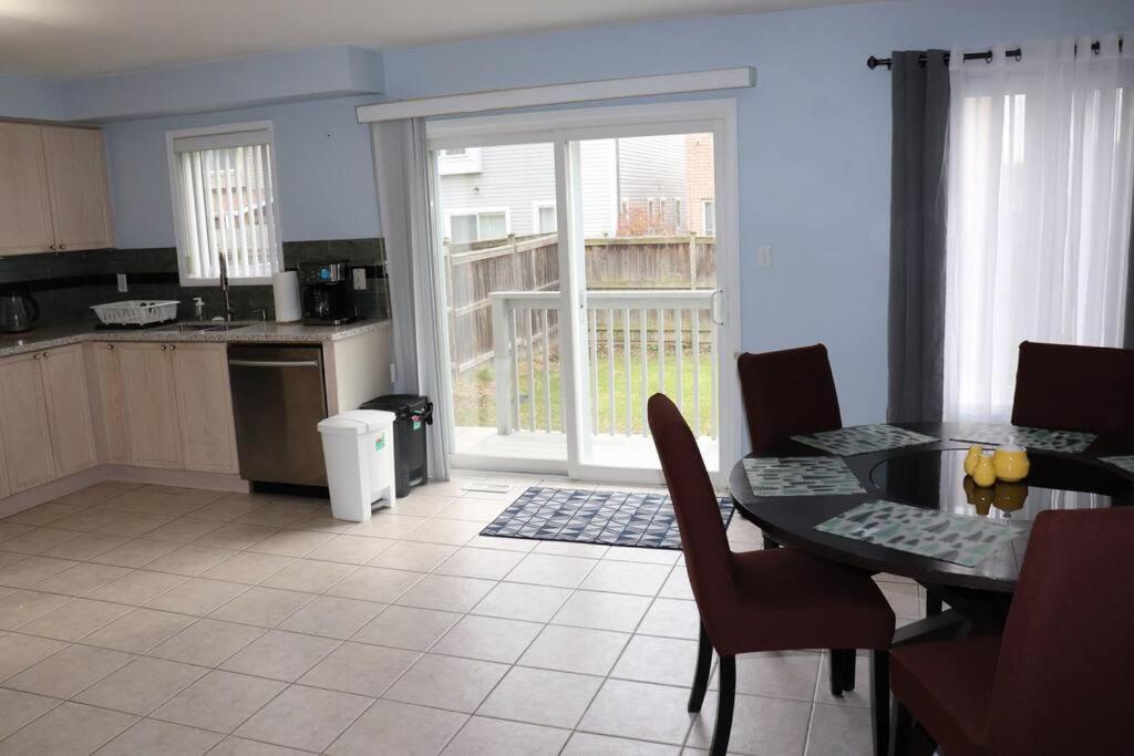 Entire 4 Bed Room Detached Residential Home Ajax Luaran gambar