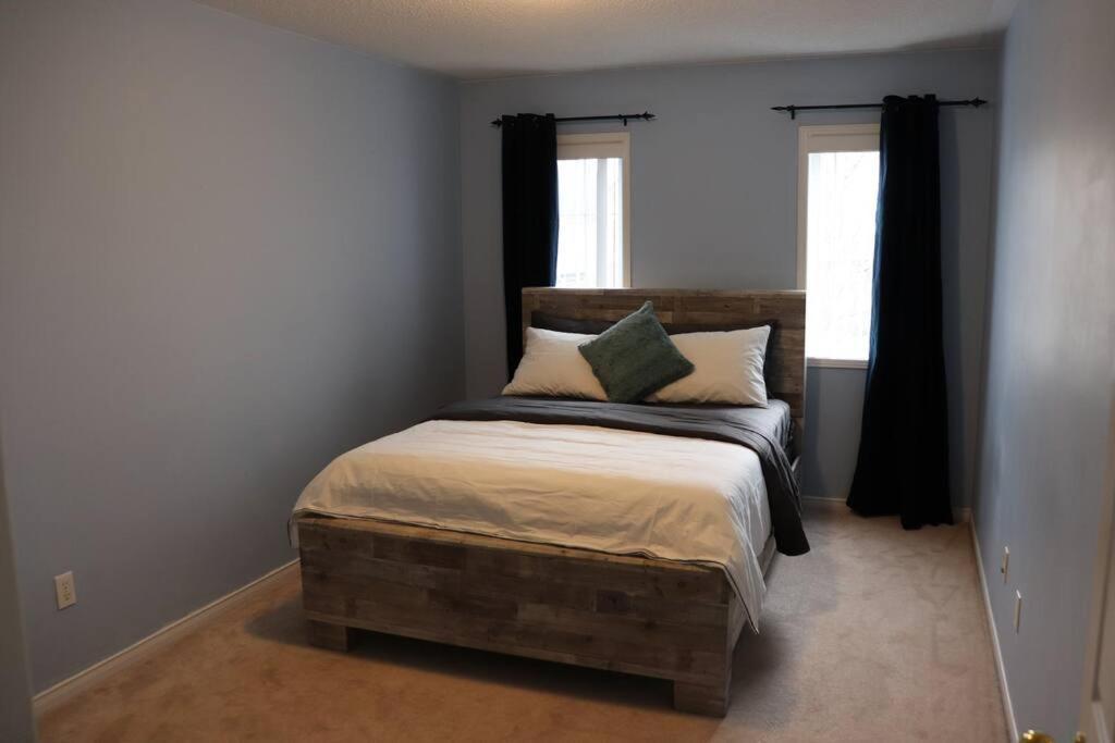 Entire 4 Bed Room Detached Residential Home Ajax Luaran gambar